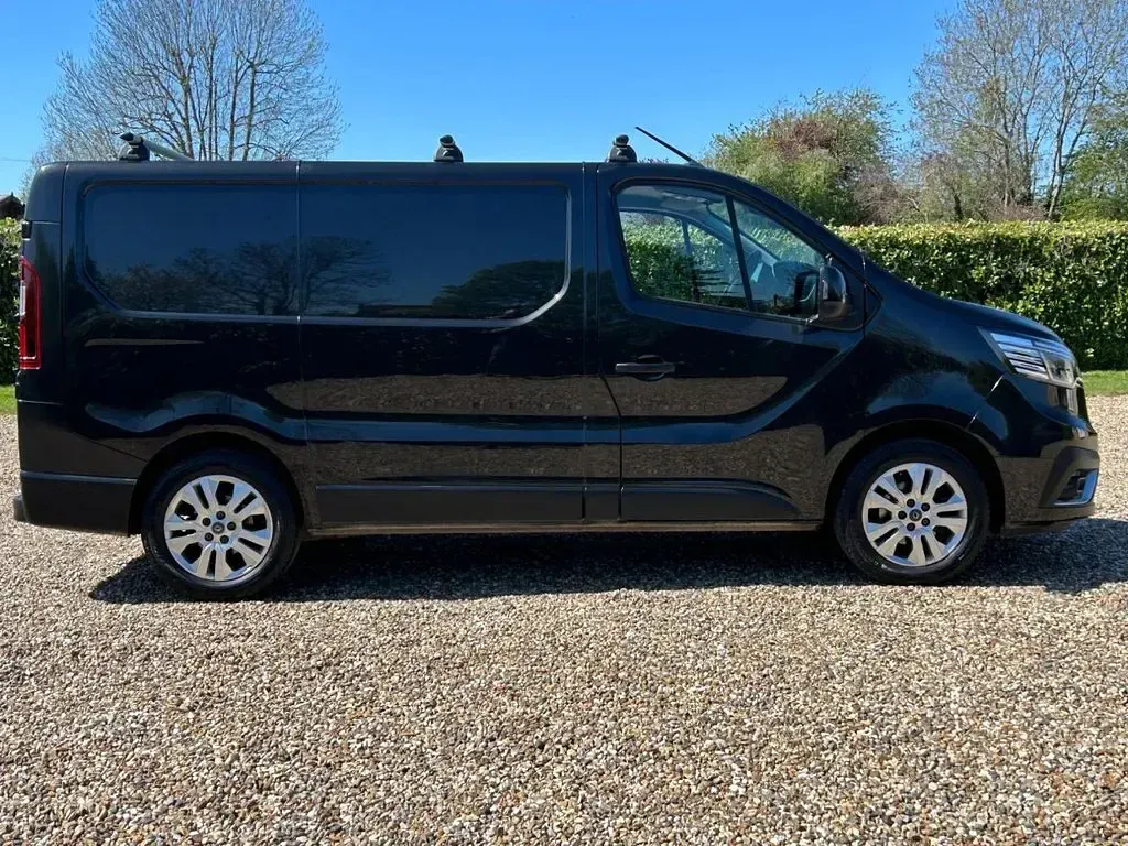 Used Renault Trafic 2023 Black MPV