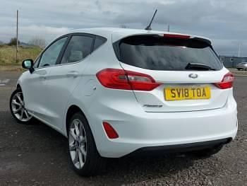Used Ford Fiesta Titanium 125 HP (91 kW) 2018 White Hatchback