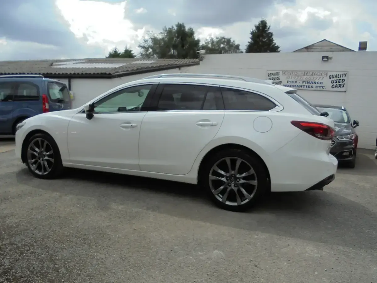 Used Mazda 6 Inclusive 175 HP (128 kW) 2015 White Estate