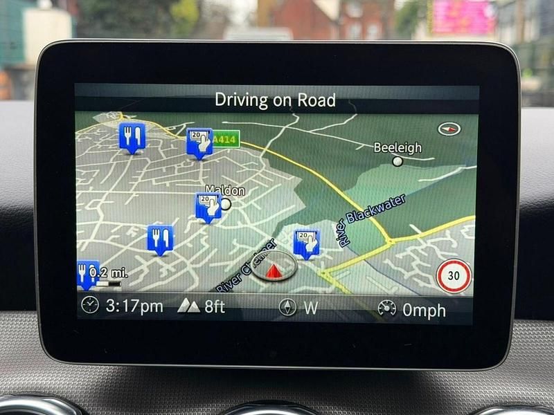 Used Mercedes GLA180 Urban 122 HP (89 kW) 2018 White SUV