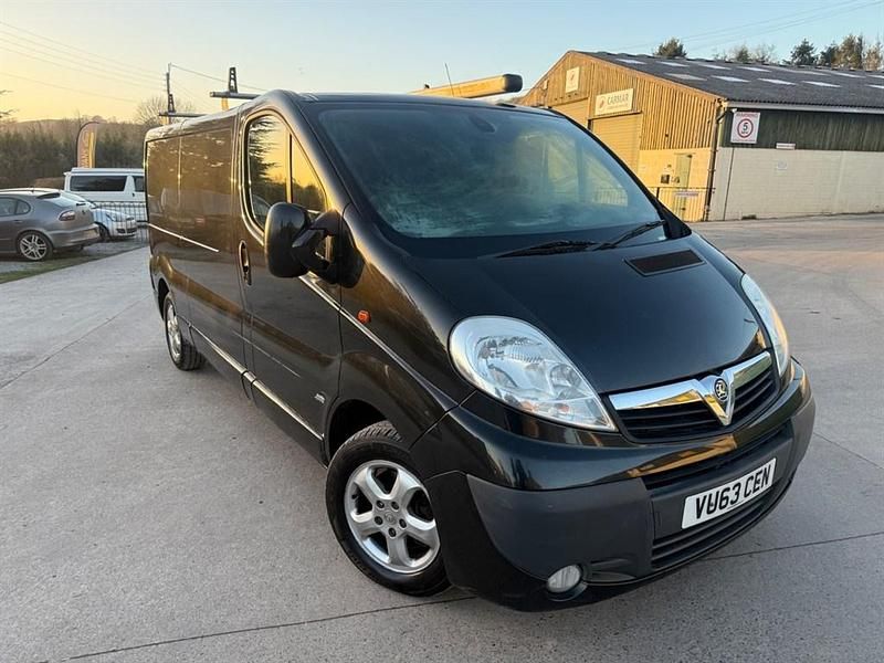 Used Vauxhall Vivaro Sportive 115 HP (84 kW) 2014 Black MPV