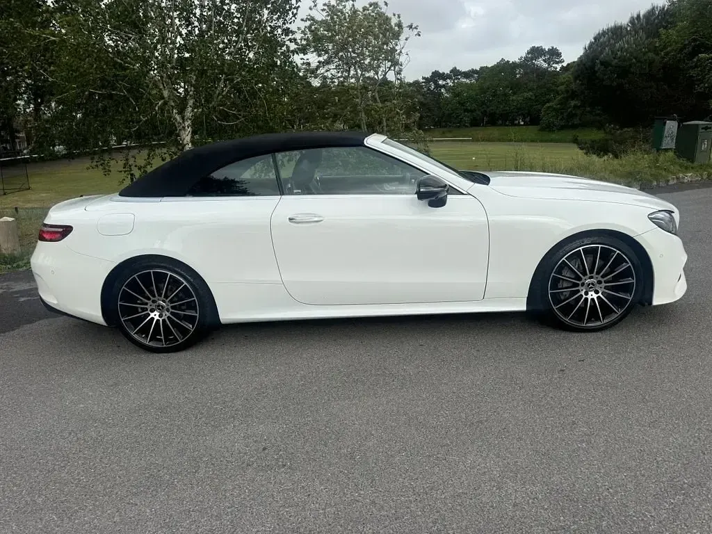 Używany Mercedes E220 AMG line 2021 Biały Kabriolet
