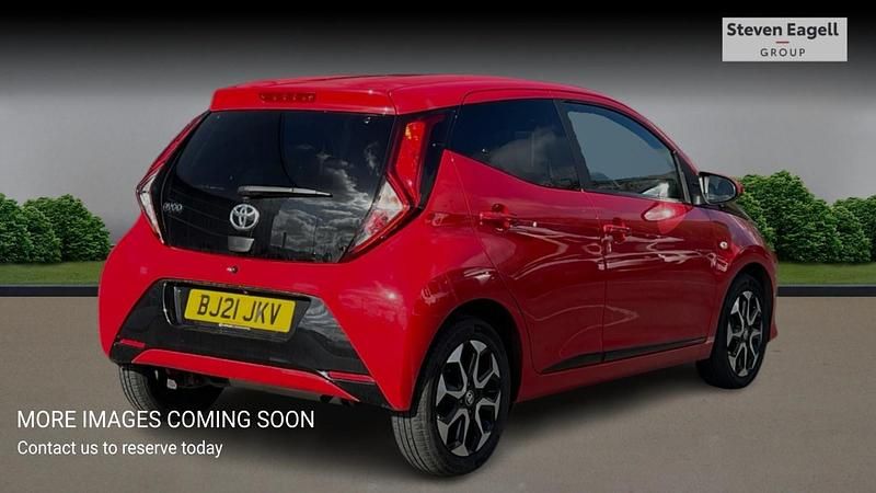 Used Toyota Aygo Trend 72 HP (52 kW) 2021 Red Hatchback