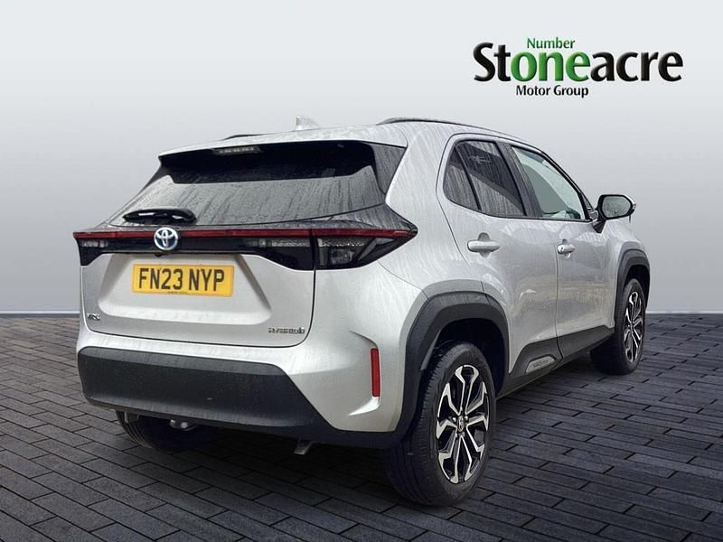 Used Toyota Yaris Hybrid Design 116 HP (85 kW) 2023 Silver Hatchback