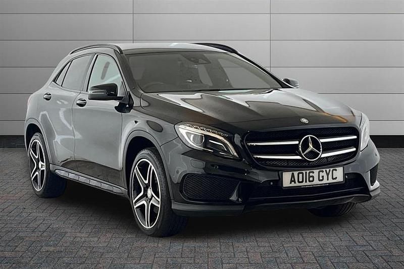 Used Mercedes GLA220 AMG line 177 HP (130 kW) 2016 Cosmos black SUV