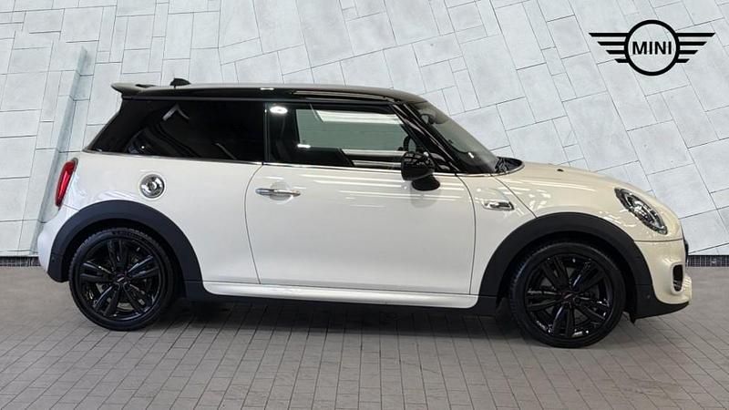 Używany Mini Cooper S Hatch 189 KM (139 kW) 2019 Biały Hatchback