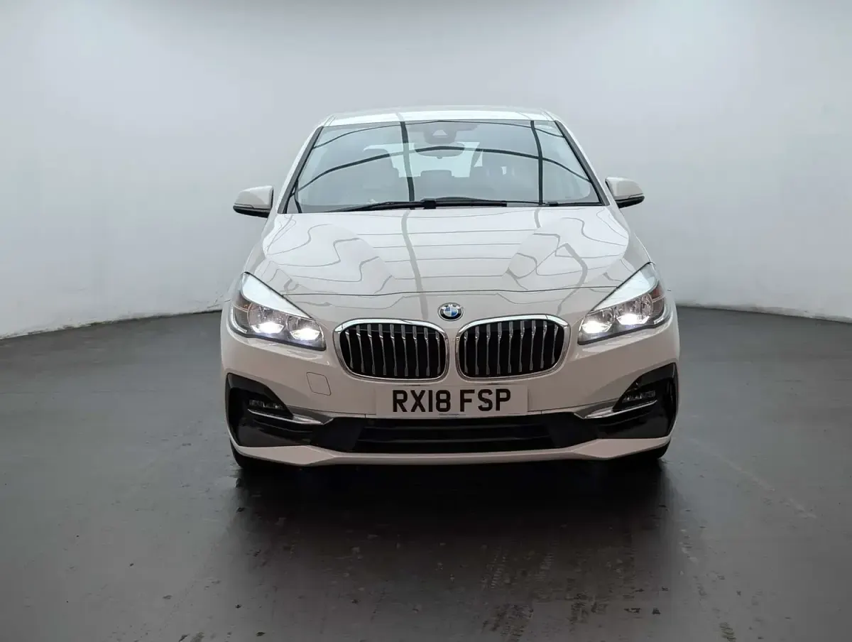 Used BMW 218 Luxury Line 2018 White MPV