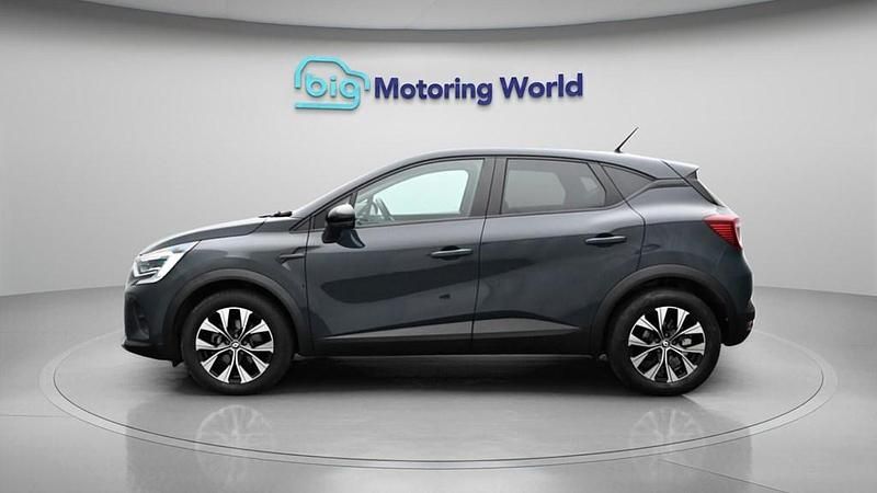 Second-hand Renault Captur Evolution 145 CP (106 kW) 2023 Albastru SUV