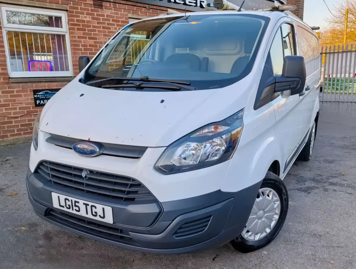 Usado Ford Transit Custom 100 CV (73 kW) 2015 Blanco Van