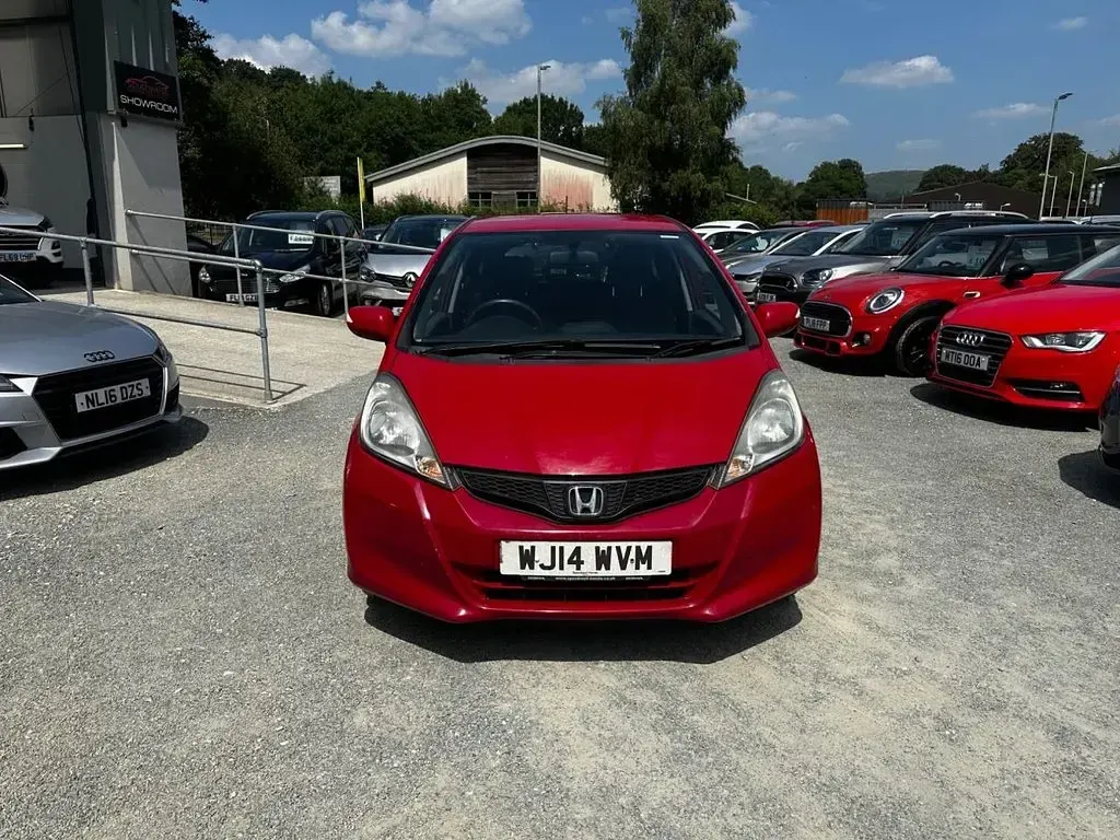 Used Honda Jazz ES 2014 Red Hatchback