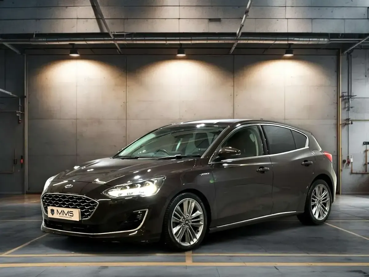 Używany Ford Focus Vignale 150 KM (110 kW) 2019 Purpurowy Hatchback