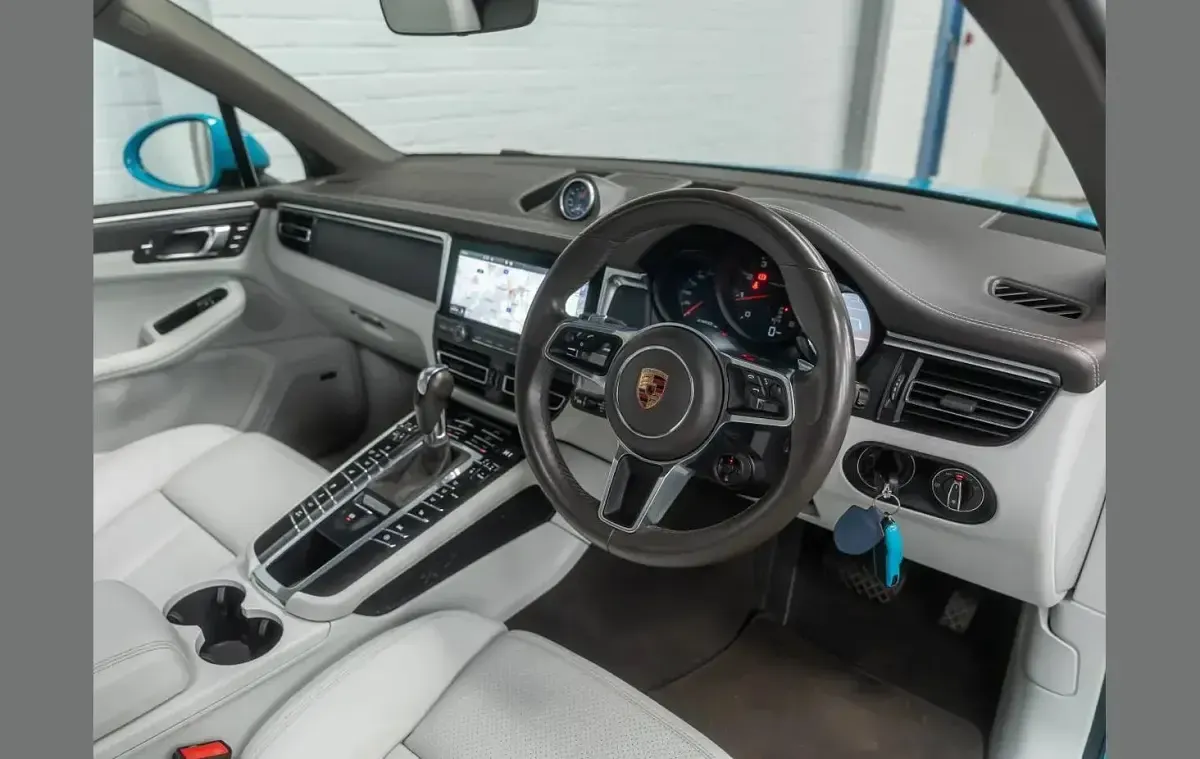 Used Porsche Macan 241 HP (177 kW) 2019 Blue SUV
