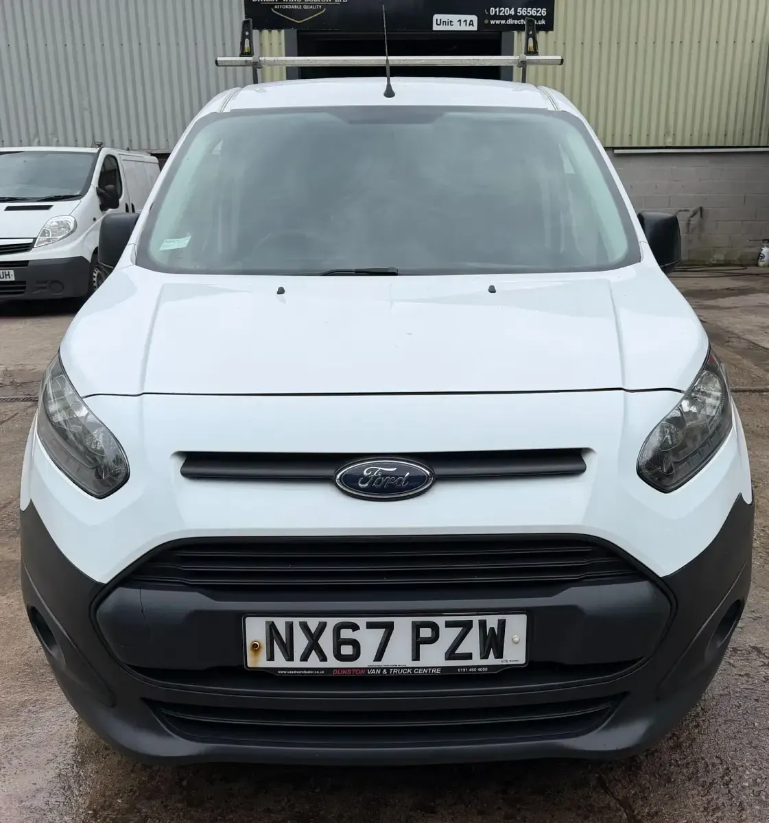Second-hand Ford Transit Connect 75 CP (55 kW) 2017 Alb Monovolum