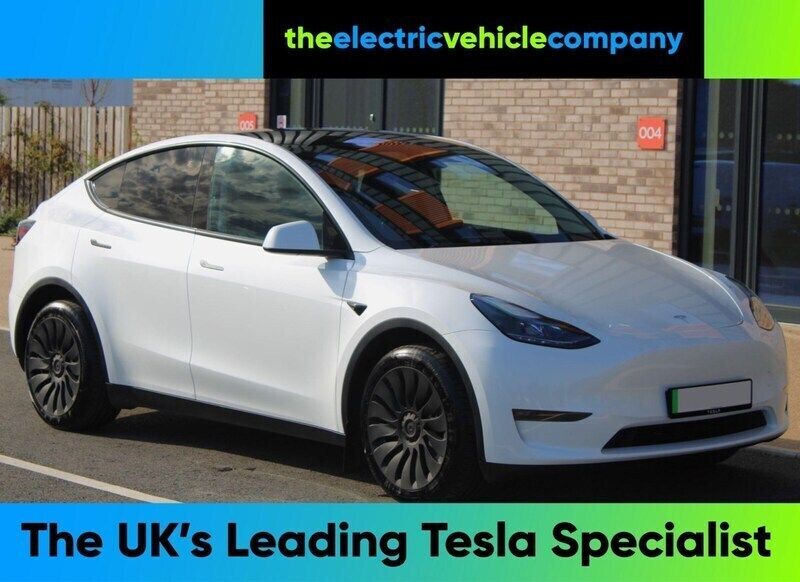 White Used 2023 Tesla Model Y Long Range SUV | £25,495 (A bit pricey) - Image 1/3