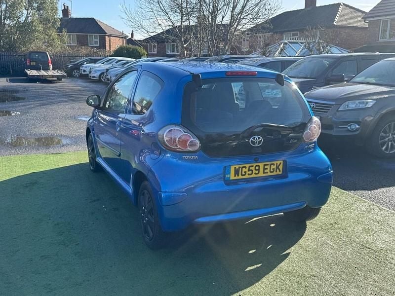 Used Toyota Aygo 67 HP (49 kW) 2009 Blue Hatchback