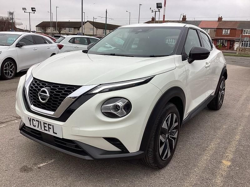 Used Nissan Juke Acenta 114 HP (83 kW) 2021 White SUV
