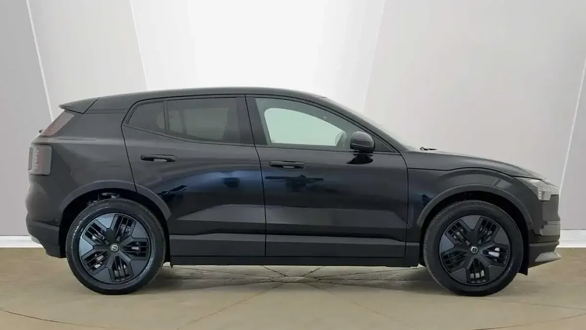 New Volvo EX30 CC Performance 310 kW (422 HP) 2025 Black SUV