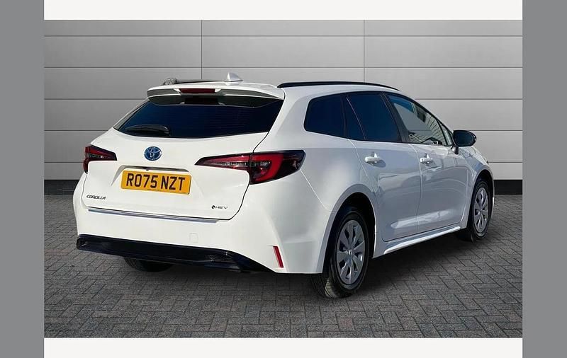 Used Toyota Corolla 140 HP (102 kW) 2025 White