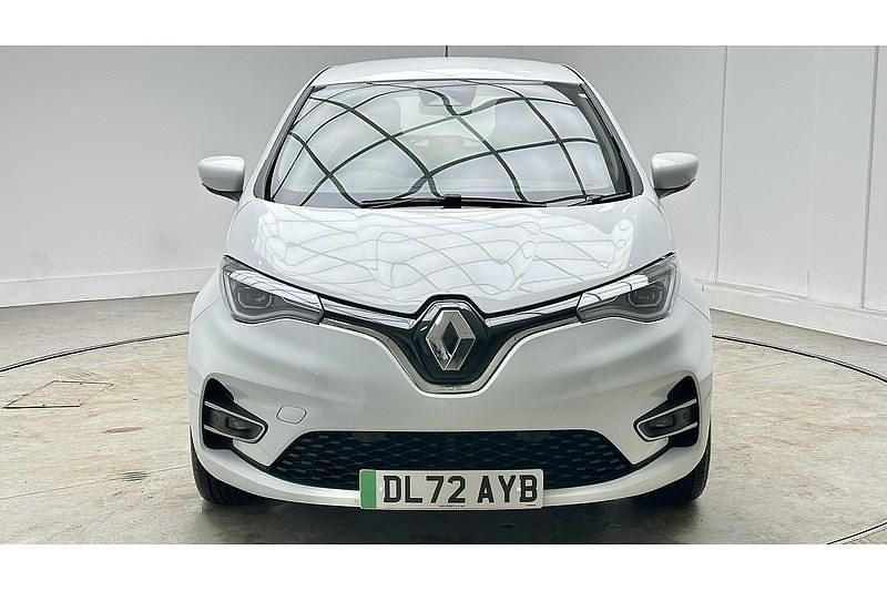 Used Renault Zoe SE 80 kW (109 HP) 2022 White Hatchback