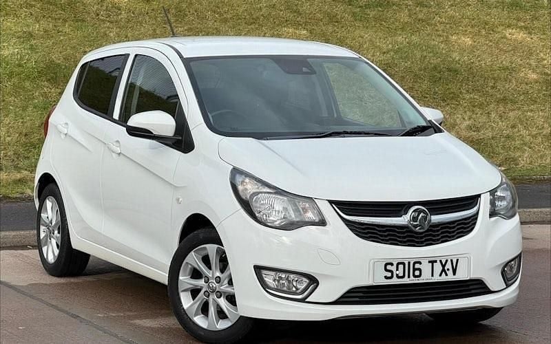 Used Vauxhall Viva 75 HP (55 kW) 2016 White Hatchback