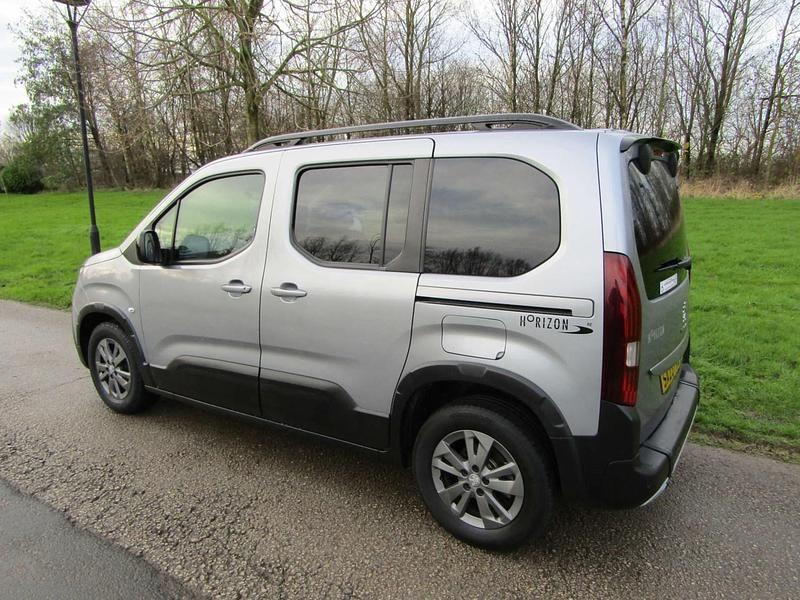 Second-hand Peugeot Rifter Allure 2023 Gri Monovolum