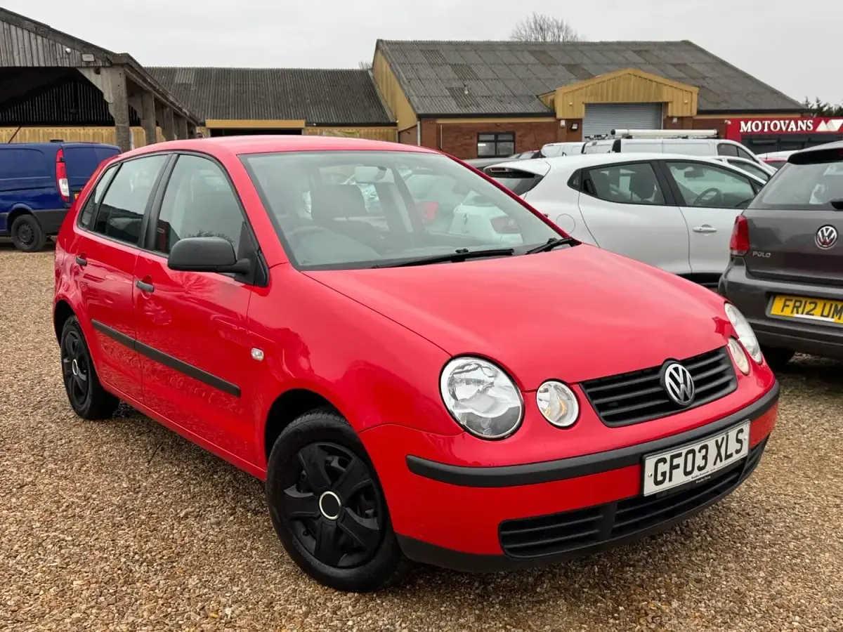 Used VW Polo S 75 HP (55 kW) 2003 Red Hatchback