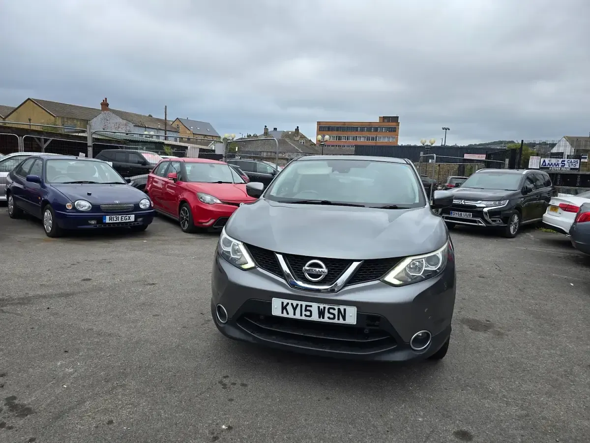Used Nissan Qashqai Acenta+ 110 HP (80 kW) 2015 Grey SUV