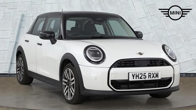 Used Mini Cooper Hatch 113 kW (154 HP) 2025 White Hatchback