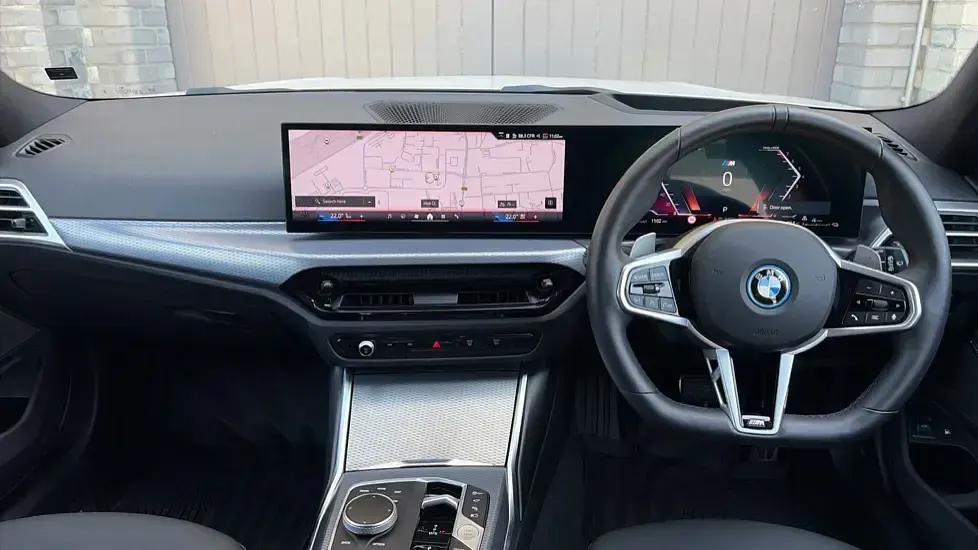 Used BMW 330e M Sport 288 HP (211 kW) 2025 White Estate