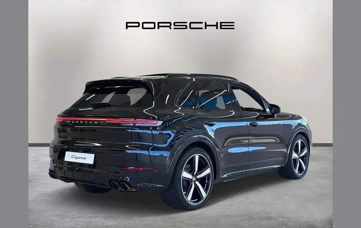 Used Porsche Cayenne 349 HP (256 kW) 2025 Black SUV