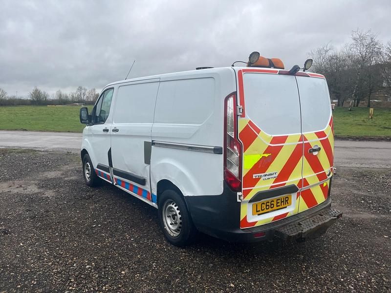 Used Ford Transit Custom 130 HP (95 kW) 2017 White Van