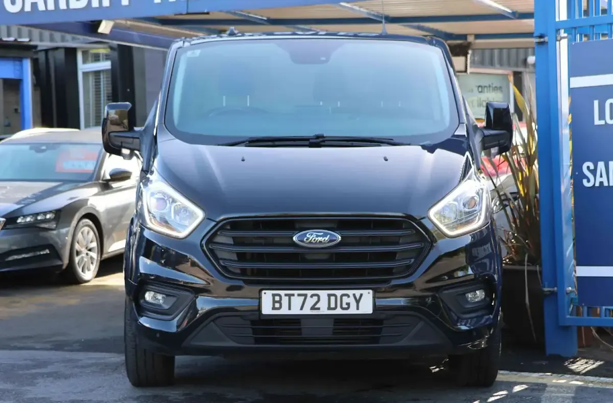 Used Ford Transit Custom Limited 130 HP (95 kW) 2023 Black Van