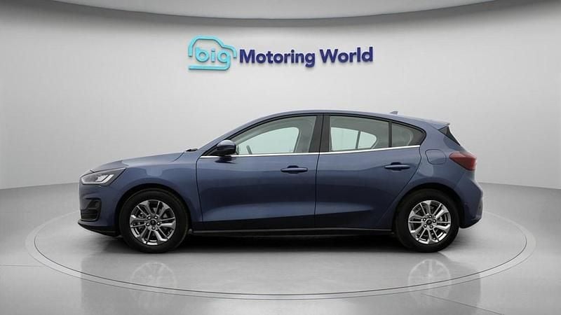 Used Ford Focus Titanium 125 HP (91 kW) 2023 Blue Hatchback