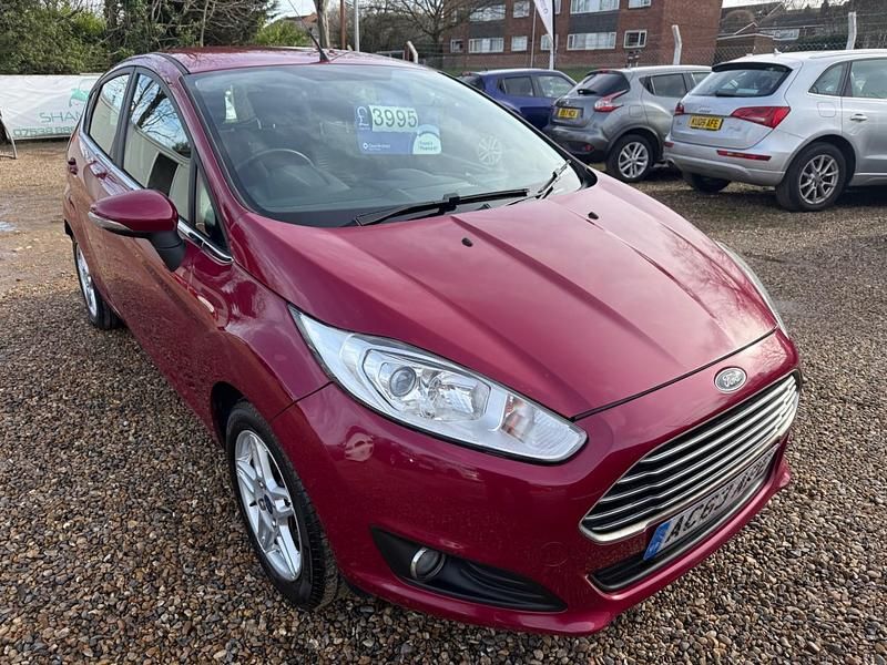 Used Ford Fiesta Zetec 2013 Red Hatchback