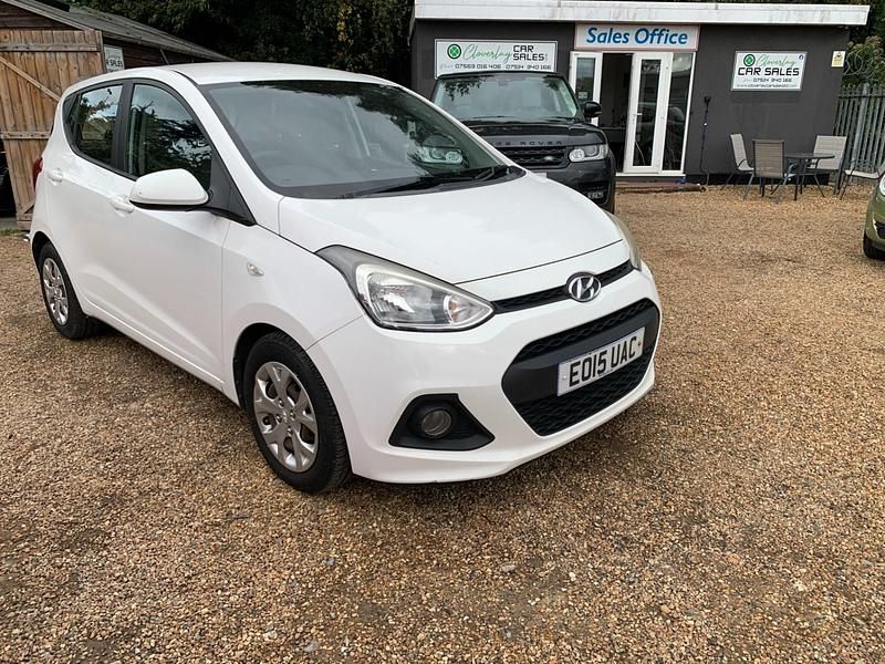 Used Hyundai i10 SE 87 HP (63 kW) 2015 White Hatchback