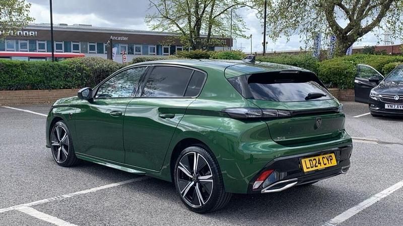 Used Peugeot 308 GT 129 HP (94 kW) 2024 Green Hatchback
