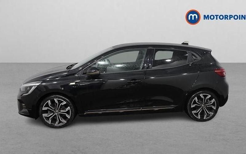 Used Renault Clio V SE 140 HP (102 kW) 2022 Black Hatchback