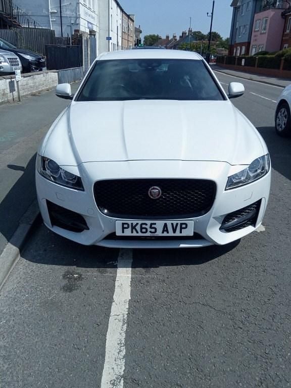 White Used 2015 Jaguar XF R-Sport Sedan | £7,895 (A bit pricey) - Image 1/4