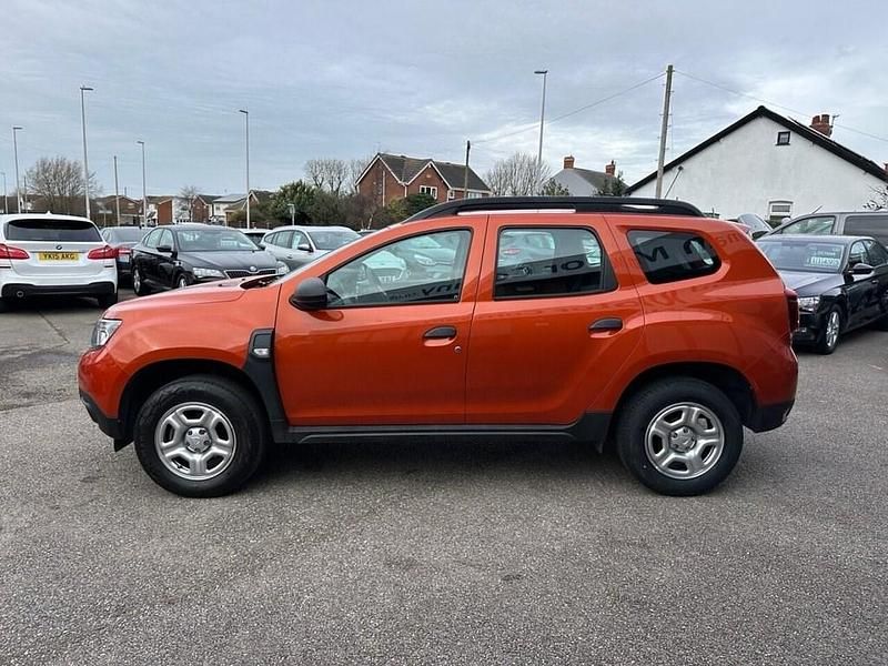 Second-hand Dacia Duster Essentiel 90 CP (66 kW) 2021 Portocaliu SUV