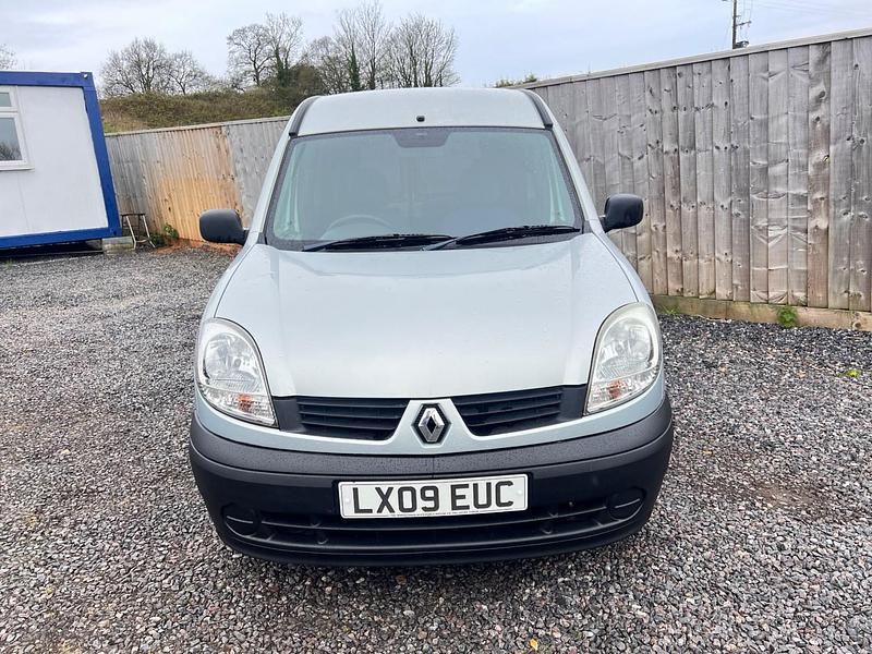 Usado Renault Kangoo Authentique 75 HP (55 kW) 2009 Cinzento Monovolume