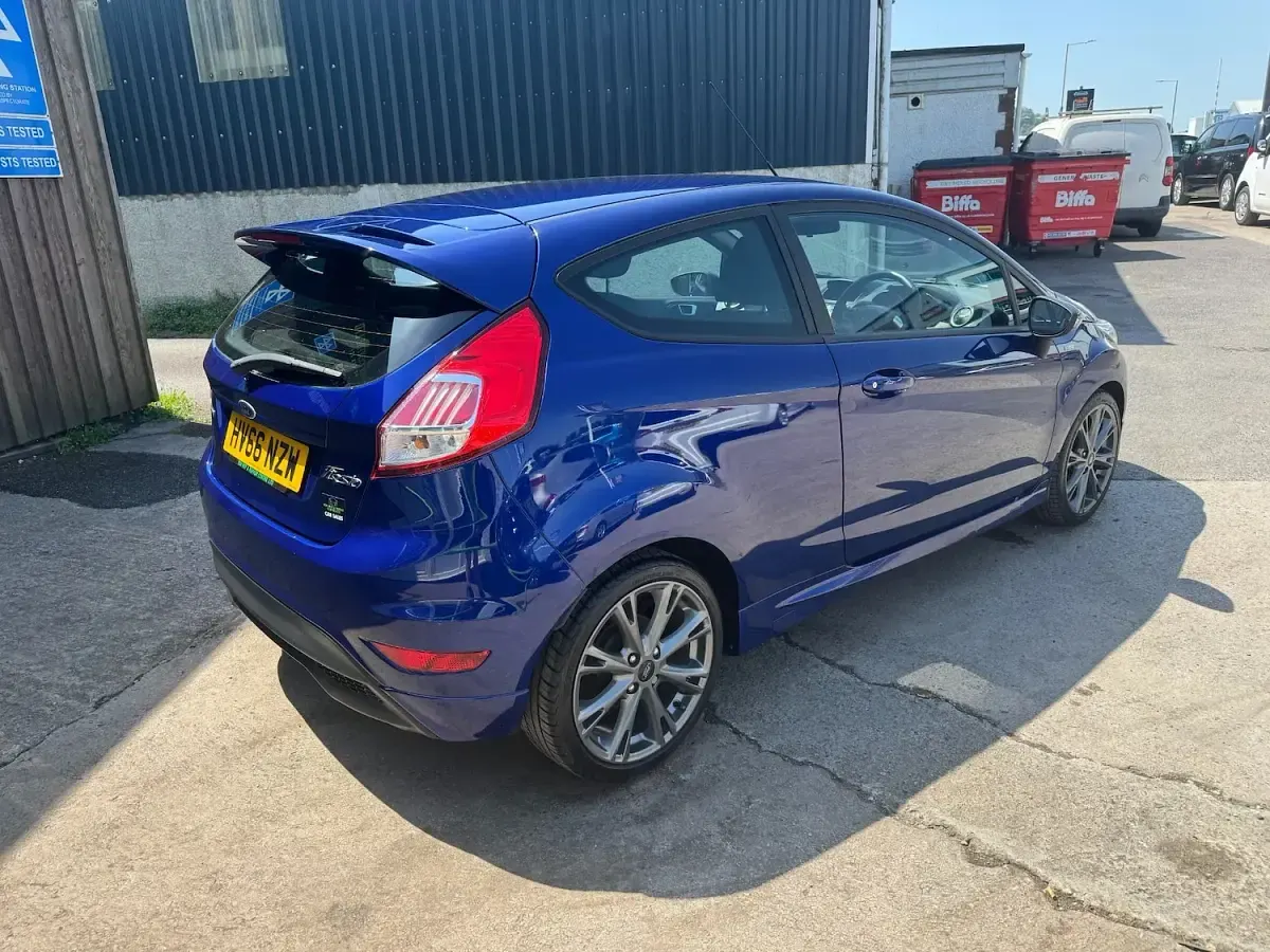 Used Ford Fiesta ST-Line 125 HP (91 kW) 2016 Blue Hatchback
