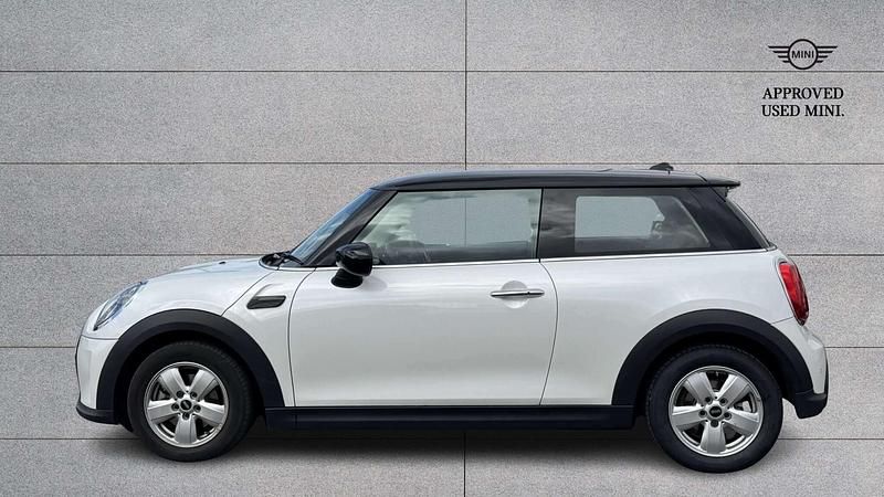 Used Mini Cooper Classic 134 HP (98 kW) 2023 White Hatchback