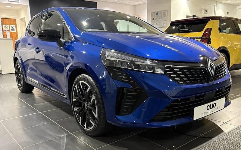 New 2025 Renault Clio V Techno Hatchback | £21,678 (Fair price) - Image 1/4