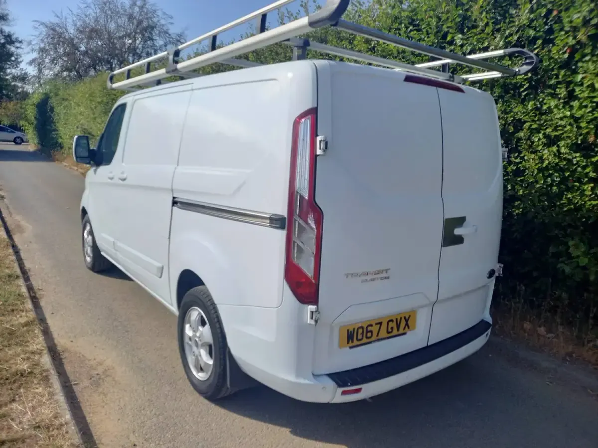 Used Ford Transit Custom Limited 130 HP (95 kW) 2018 White Van