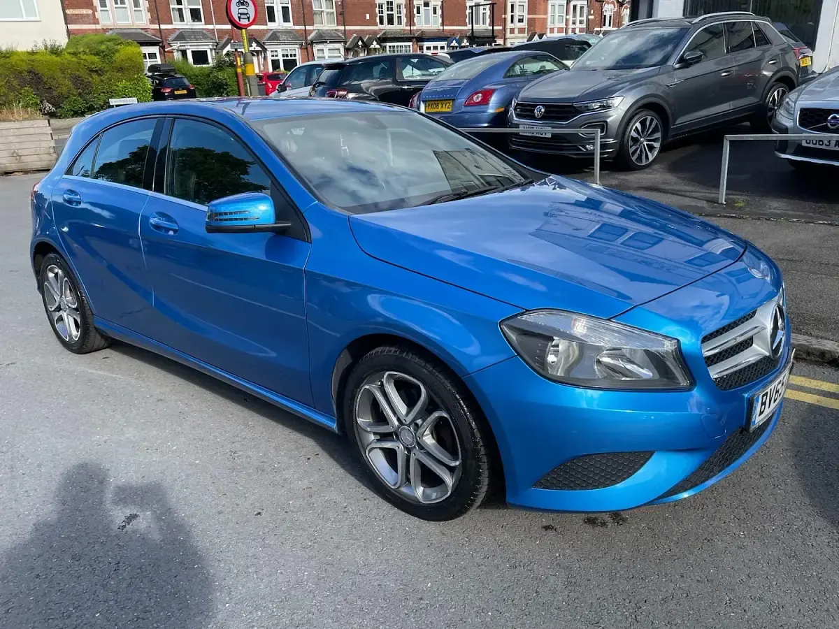 Used Mercedes A200 134 HP (98 kW) 2015 Blue Hatchback