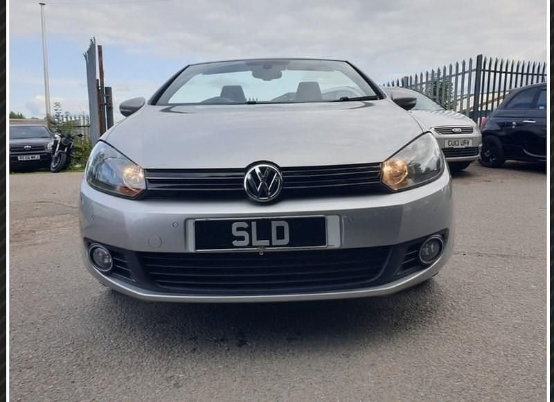 Usado VW Golf Cabriolet SE 105 HP (77 kW) 2012 Prateado Cabrios