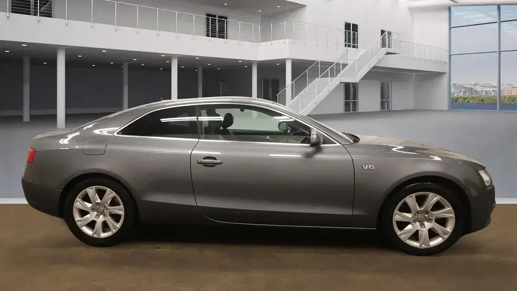 Used Audi A5 Comfort 245 HP (180 kW) 2012 Grey Coupe