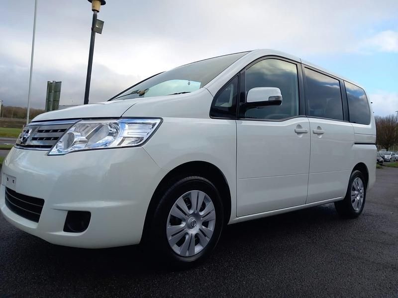 Used Nissan Serena 2010 White MPV