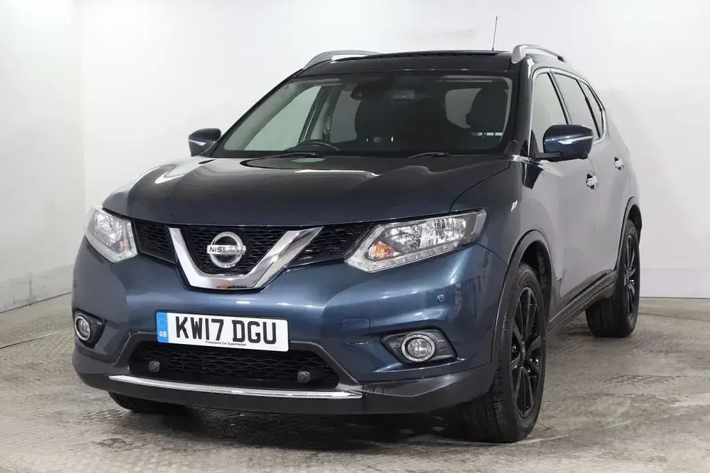 Used Nissan X-Trail N-Vision 130 HP (95 kW) 2017 Blue SUV