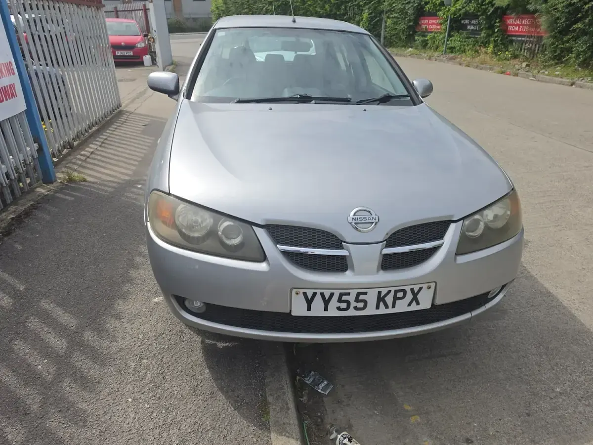 Used Nissan Almera 98 HP (72 kW) 2005 Silver Hatchback